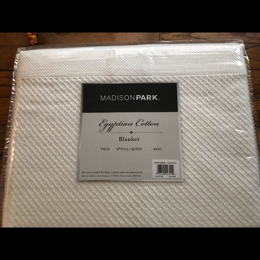 Madison Park Queen Size Egyptian Cotton Blanket